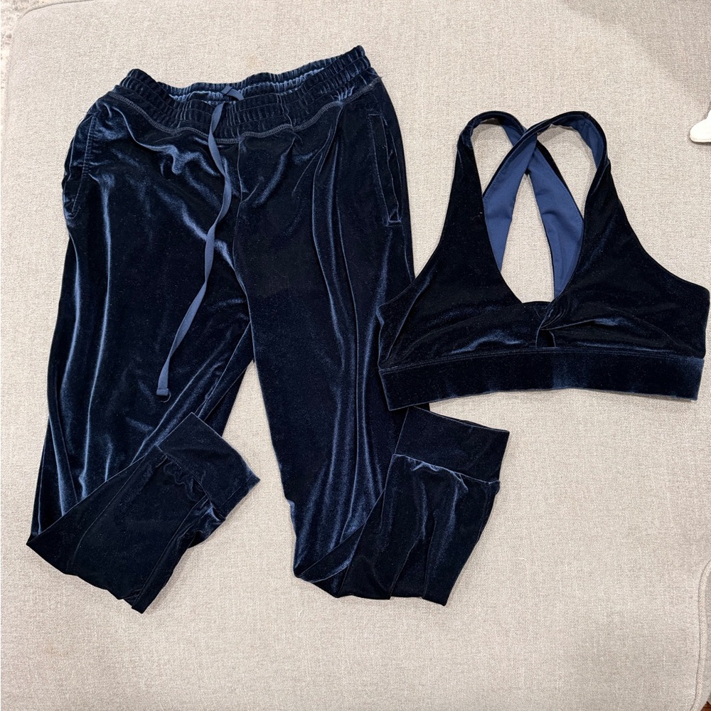 Women’s Navy Blue Velour Lounge Set Joggers & Sports Bra Size Small